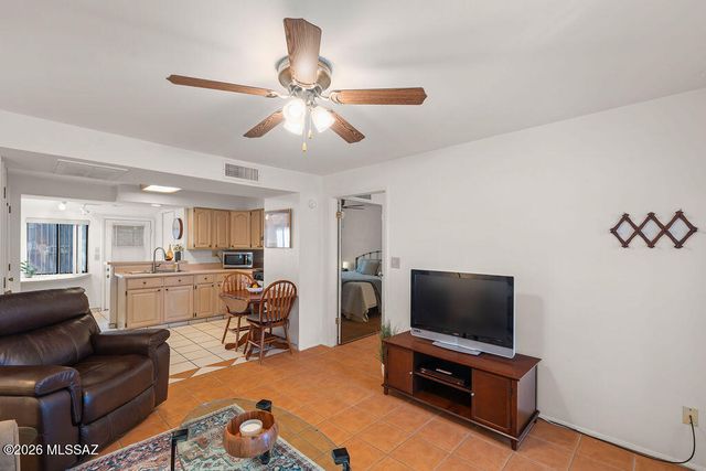 348 S Paseo Lobo Unit C, Green Valley, AZ 85614