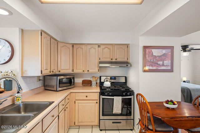 348 S Paseo Lobo Unit C, Green Valley, AZ 85614