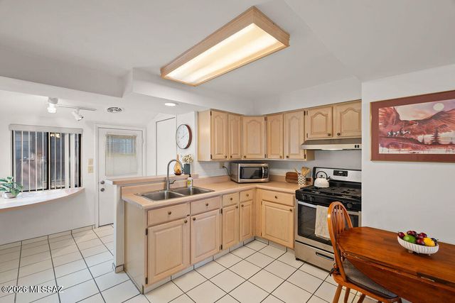 348 S Paseo Lobo Unit C, Green Valley, AZ 85614