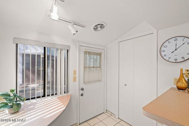 348 S Paseo Lobo Unit C, Green Valley, AZ 85614