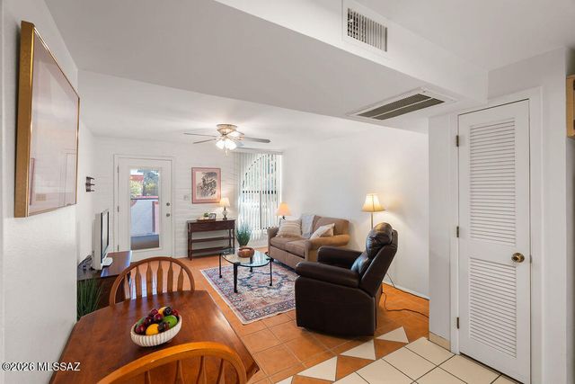 348 S Paseo Lobo Unit C, Green Valley, AZ 85614