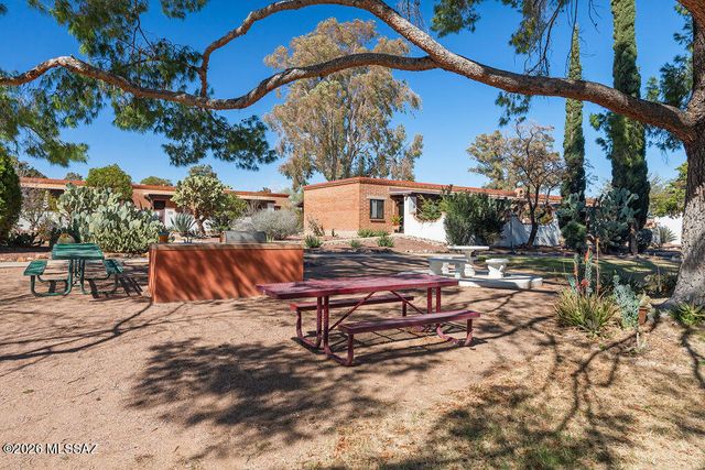 348 S Paseo Lobo Unit C, Green Valley, AZ 85614