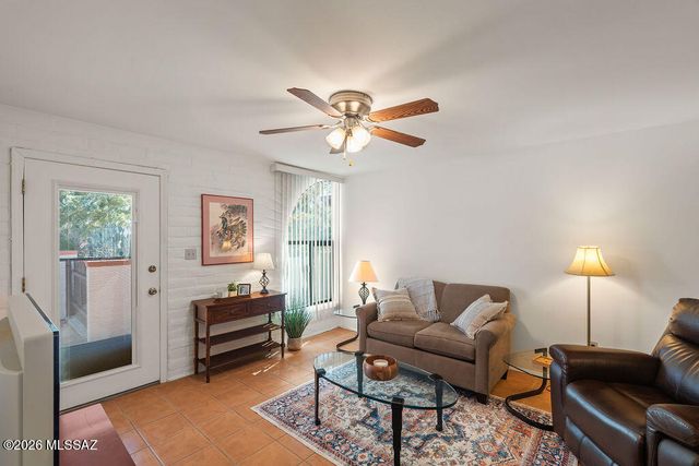 348 S Paseo Lobo Unit C, Green Valley, AZ 85614