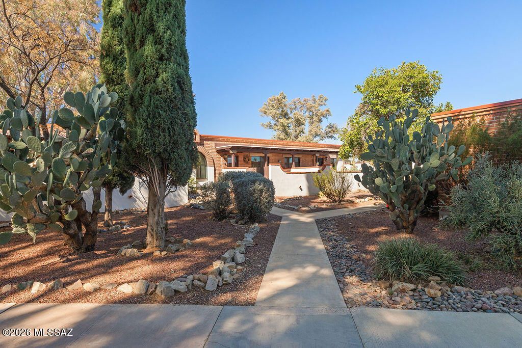 348 S Paseo Lobo Unit C, Green Valley, AZ 85614