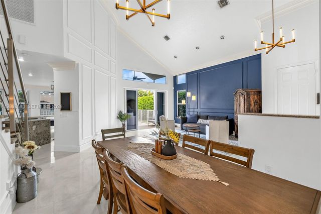 10214 NW 54th Pl, Coral Springs, FL 33076