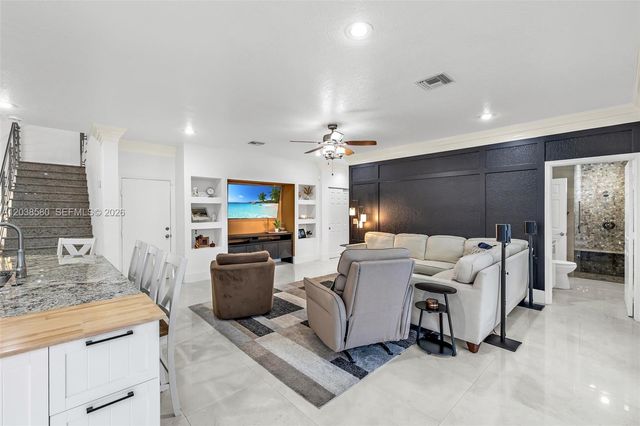 10214 NW 54th Pl, Coral Springs, FL 33076
