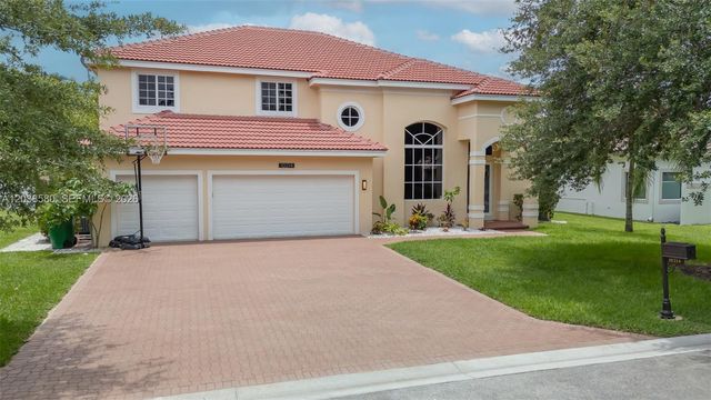 10214 NW 54th Pl, Coral Springs, FL 33076