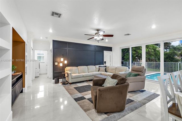 10214 NW 54th Pl, Coral Springs, FL 33076