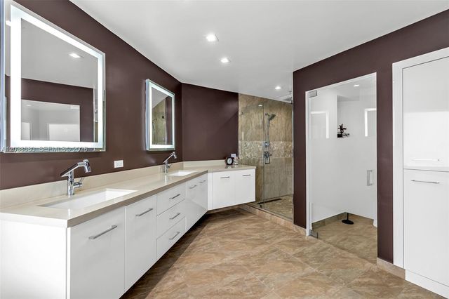 10214 NW 54th Pl, Coral Springs, FL 33076