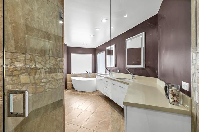 10214 NW 54th Pl, Coral Springs, FL 33076