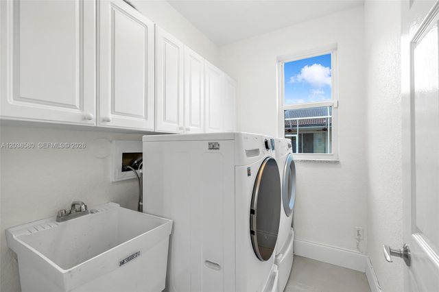 10214 NW 54th Pl, Coral Springs, FL 33076