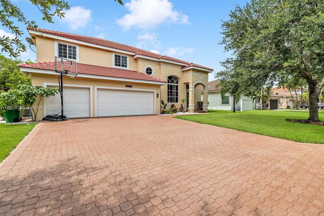 10214 NW 54th Pl, Coral Springs, FL 33076