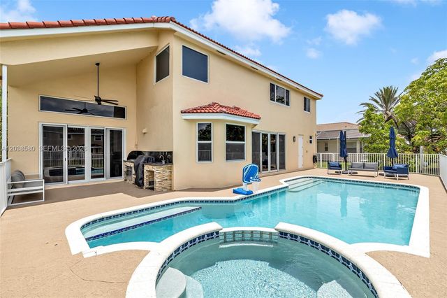 10214 NW 54th Pl, Coral Springs, FL 33076