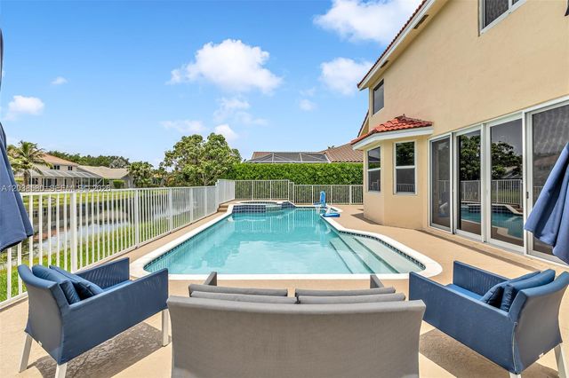 10214 NW 54th Pl, Coral Springs, FL 33076