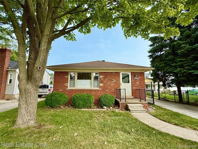 22339 Lanse Street, St. Clair Shores, MI 48081