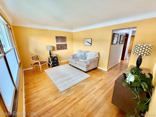 22339 Lanse Street, St. Clair Shores, MI 48081