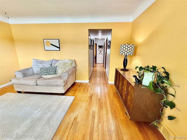 22339 Lanse Street, St. Clair Shores, MI 48081