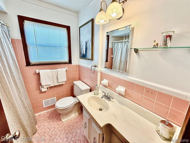 22339 Lanse Street, St. Clair Shores, MI 48081
