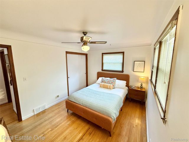 22339 Lanse Street, St. Clair Shores, MI 48081