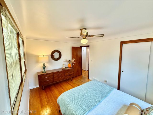 22339 Lanse Street, St. Clair Shores, MI 48081