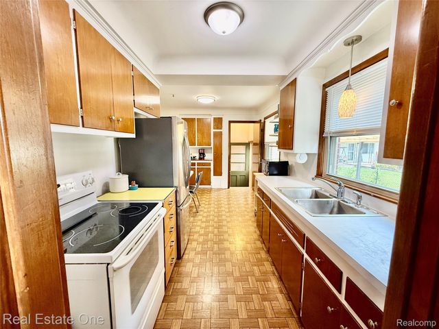 22339 Lanse Street, St. Clair Shores, MI 48081