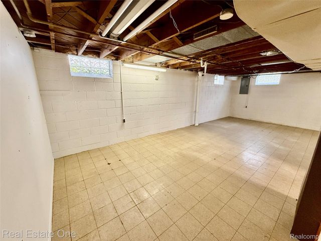22339 Lanse Street, St. Clair Shores, MI 48081