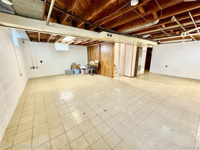 22339 Lanse Street, St. Clair Shores, MI 48081