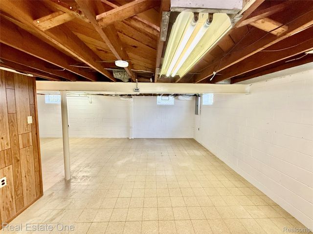 22339 Lanse Street, St. Clair Shores, MI 48081