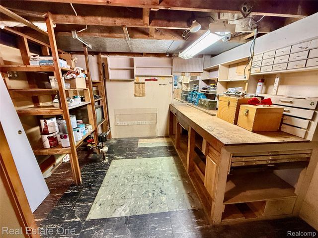 22339 Lanse Street, St. Clair Shores, MI 48081