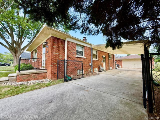 22339 Lanse Street, St. Clair Shores, MI 48081