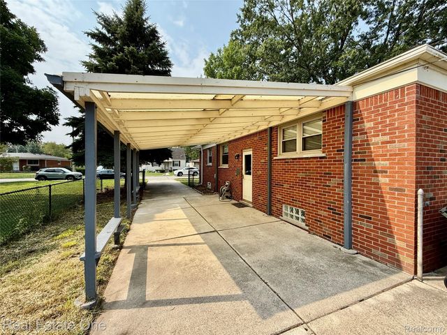 22339 Lanse Street, St. Clair Shores, MI 48081