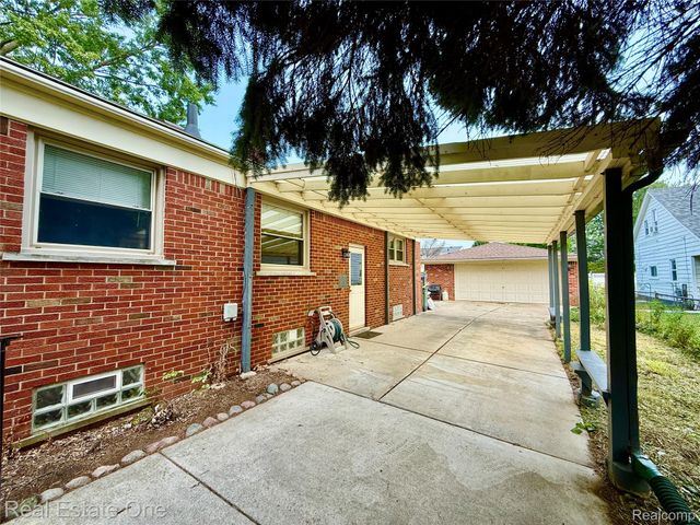 22339 Lanse Street, St. Clair Shores, MI 48081