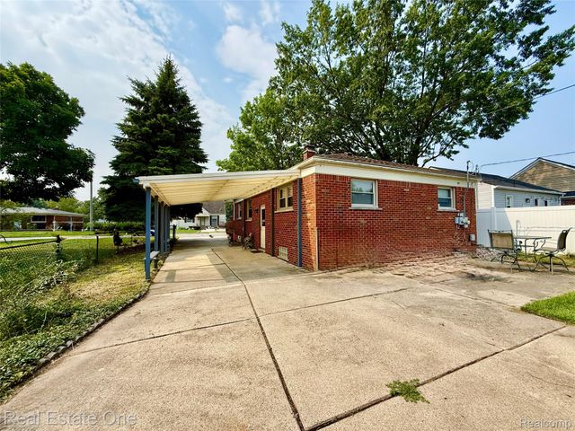 22339 Lanse Street, St. Clair Shores, MI 48081