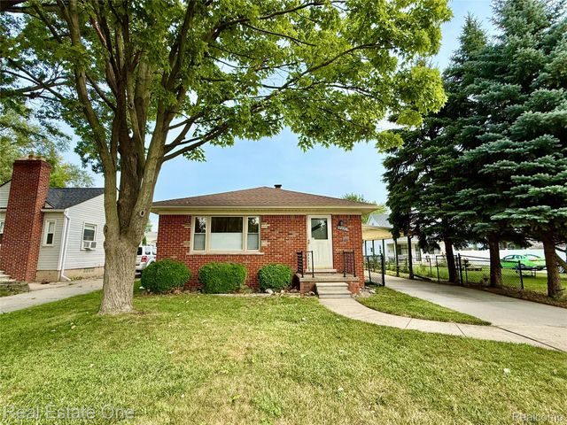 22339 Lanse Street, St. Clair Shores, MI 48081