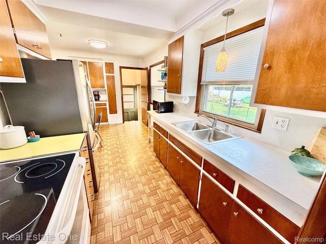 22339 Lanse Street, St. Clair Shores, MI 48081