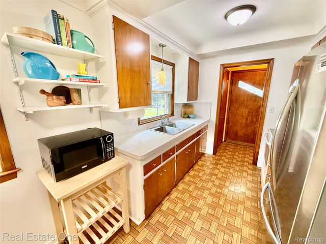 22339 Lanse Street, St. Clair Shores, MI 48081