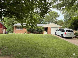 1737 Kenmar Drive, Manhattan, KS 66502