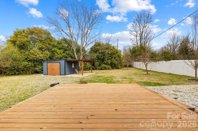 4127 Strangford Avenue, Charlotte, NC 28215