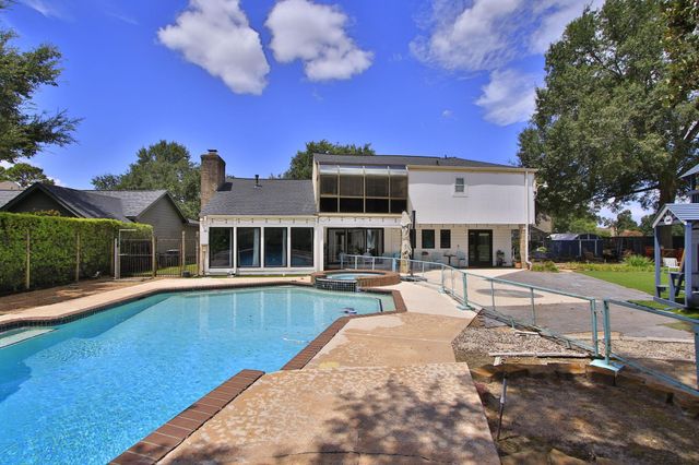 14802 Bluffridge Circle, Houston, TX 77095
