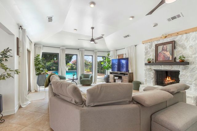 14802 Bluffridge Circle, Houston, TX 77095