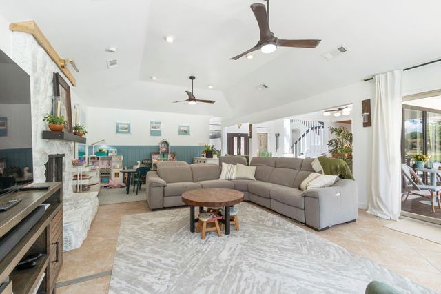 14802 Bluffridge Circle, Houston, TX 77095
