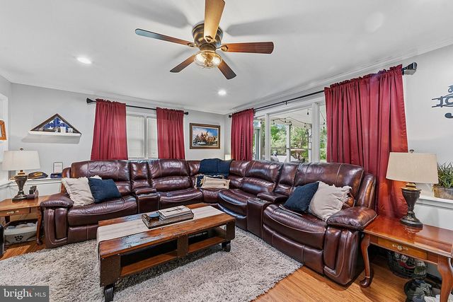 10 BOXWOOD CT, Ewing, NJ 08628
