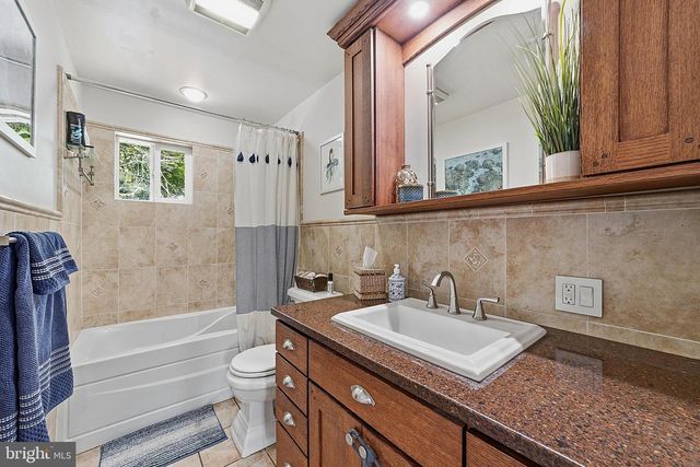10 BOXWOOD CT, Ewing, NJ 08628
