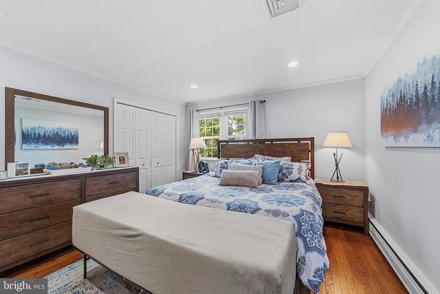 10 BOXWOOD CT, Ewing, NJ 08628