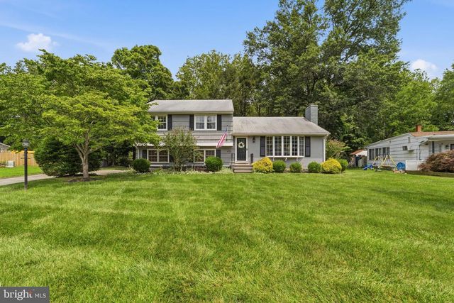 10 BOXWOOD CT, Ewing, NJ 08628