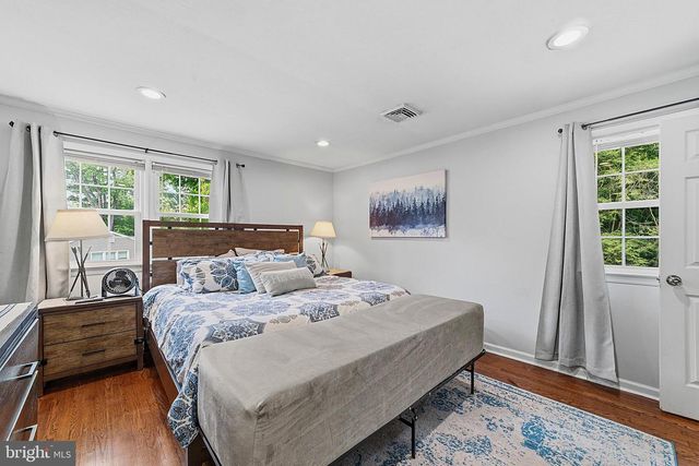 10 BOXWOOD CT, Ewing, NJ 08628