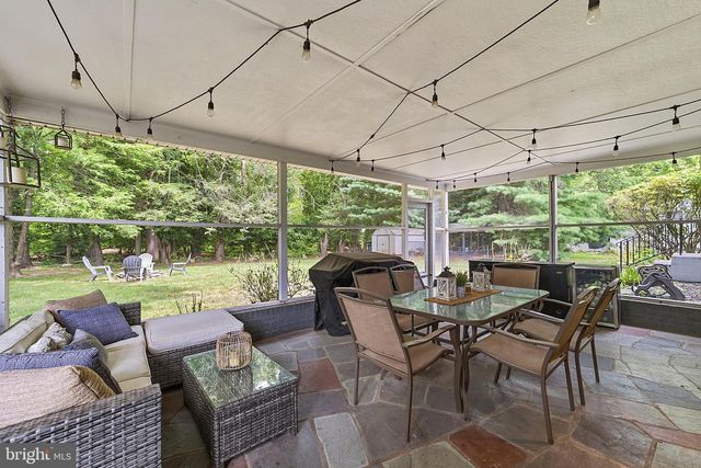 10 BOXWOOD CT, Ewing, NJ 08628