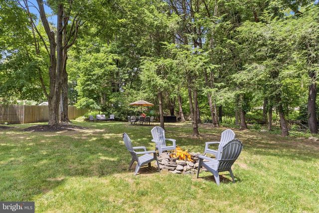 10 BOXWOOD CT, Ewing, NJ 08628