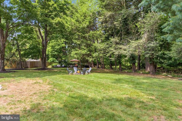 10 BOXWOOD CT, Ewing, NJ 08628