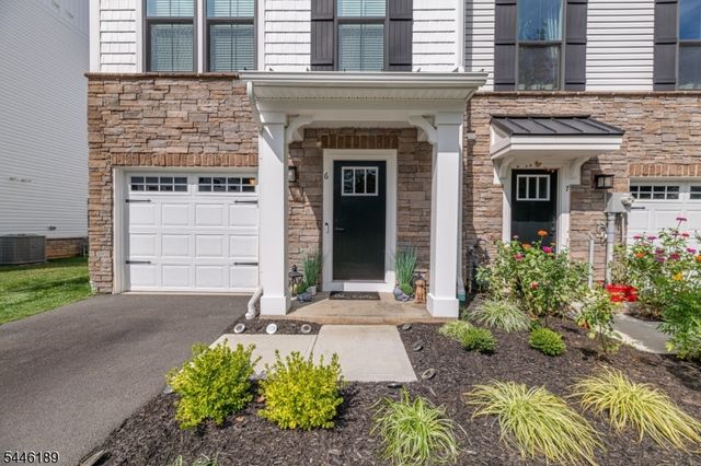 6 Saw Mill Cir, Hackettstown Town, NJ 07840